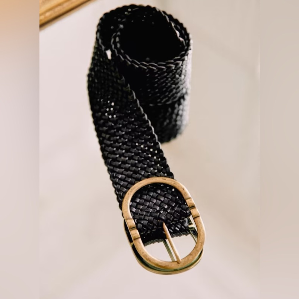Sezane Fetiche Black leather woven belt. 80 CM